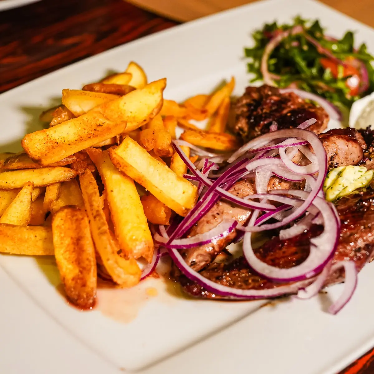 Highlights, Restaurant Samos