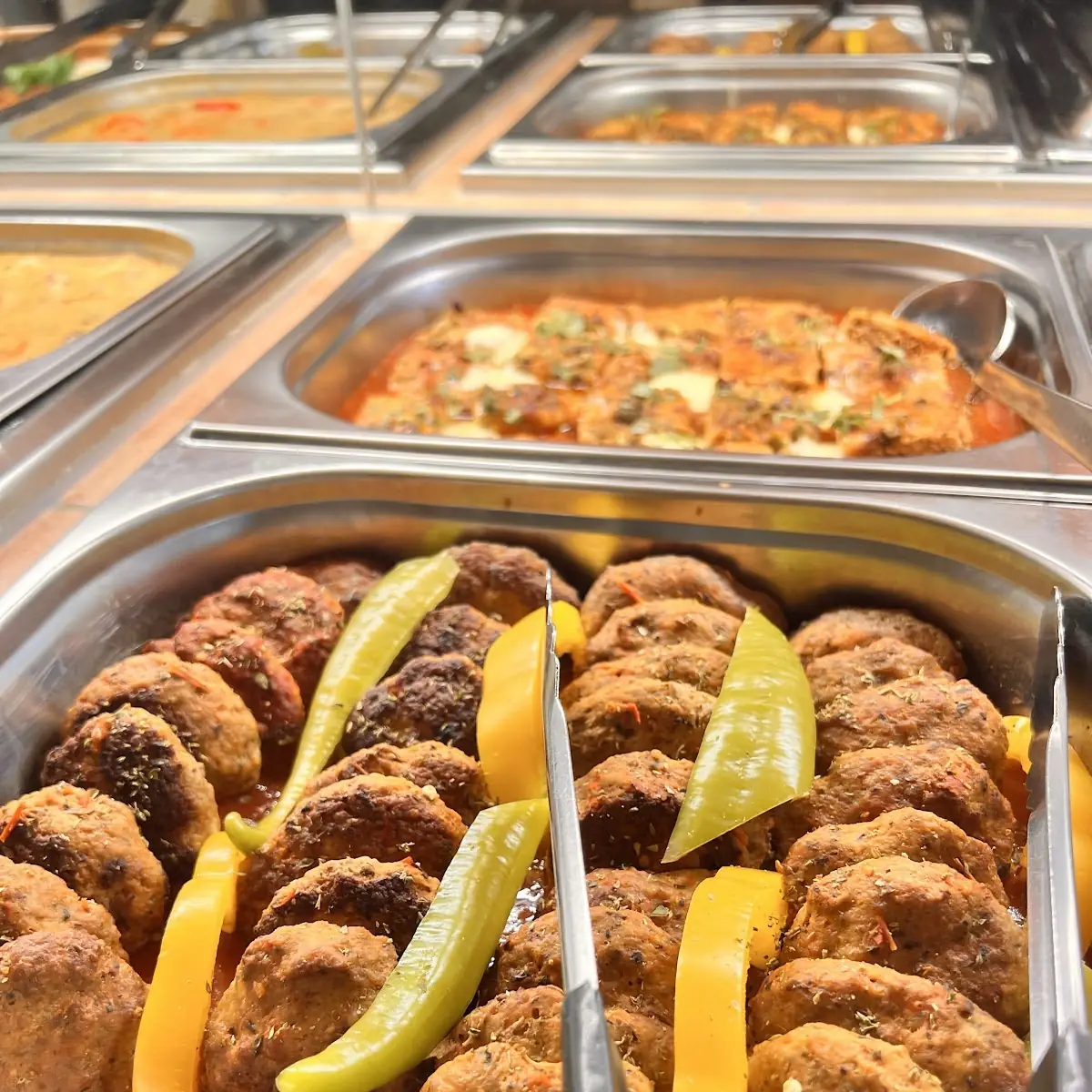 Highlights, Restaurant Samos