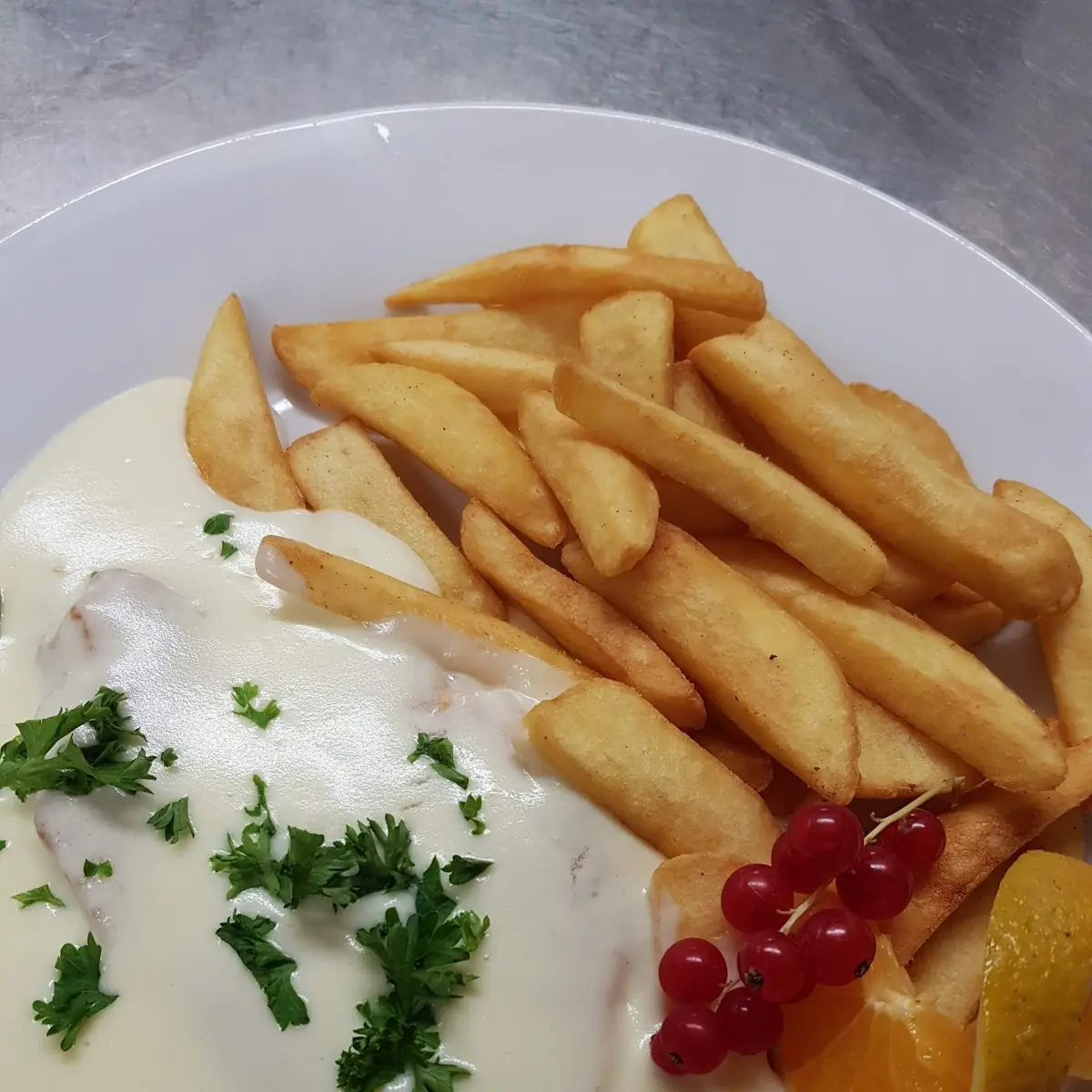 Hähnchen Mit Käse Soße, Zur Sonne