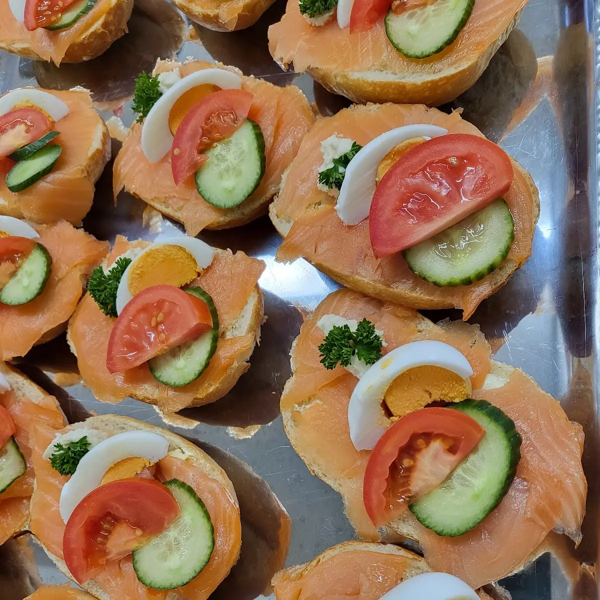 Lachs Brötchen, Zur Sonne