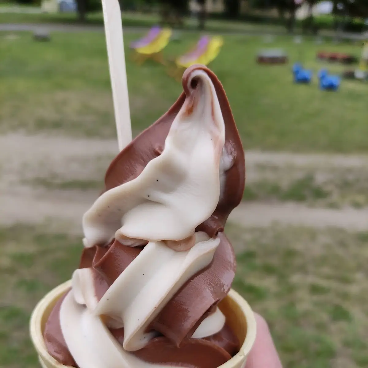 Schoko Vanille Softeis