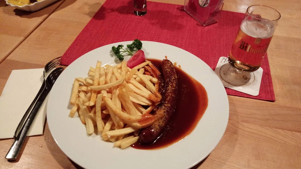 Currywurst Mit Pommes