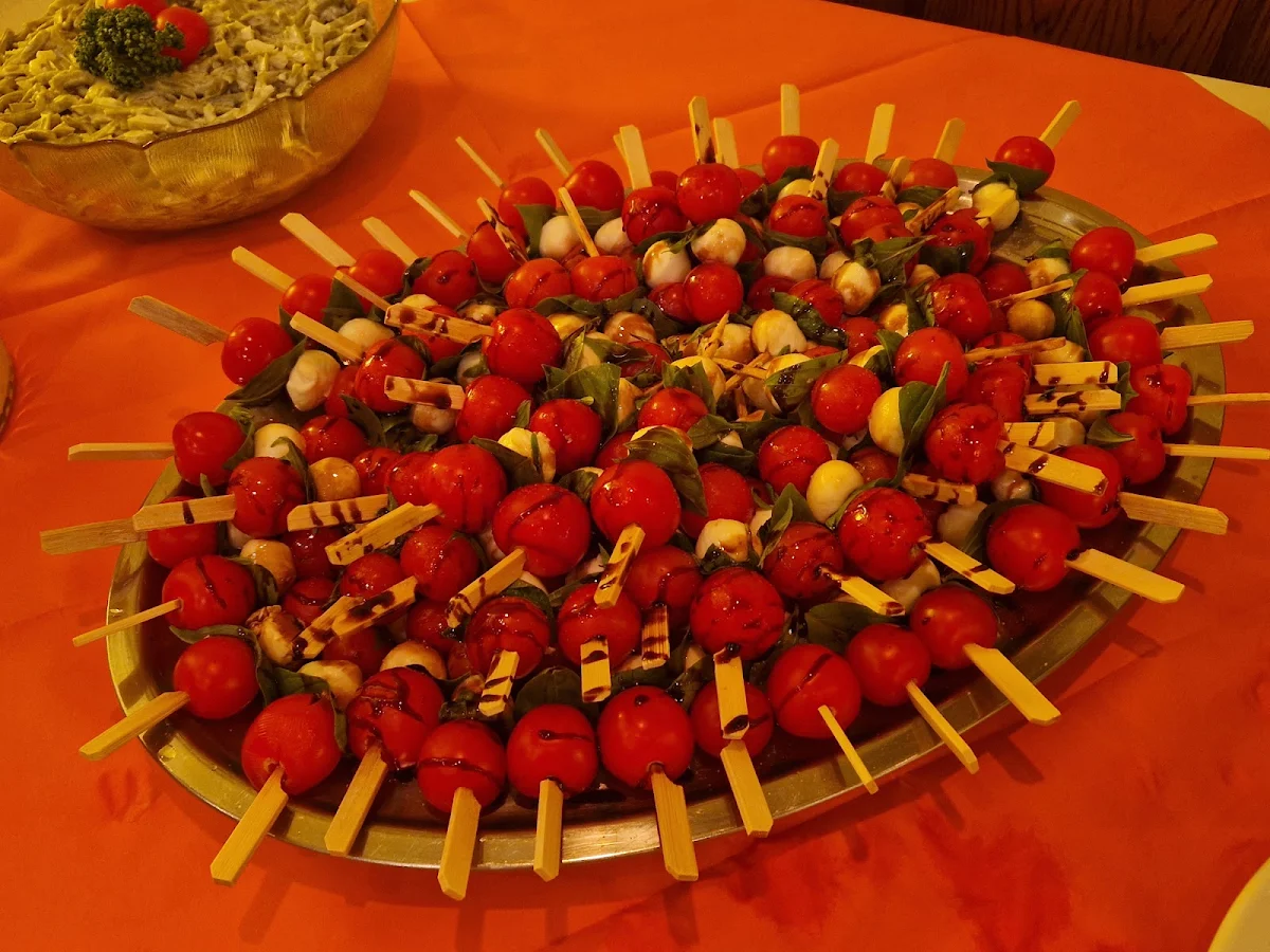Tomate-mozzarella-spießchen