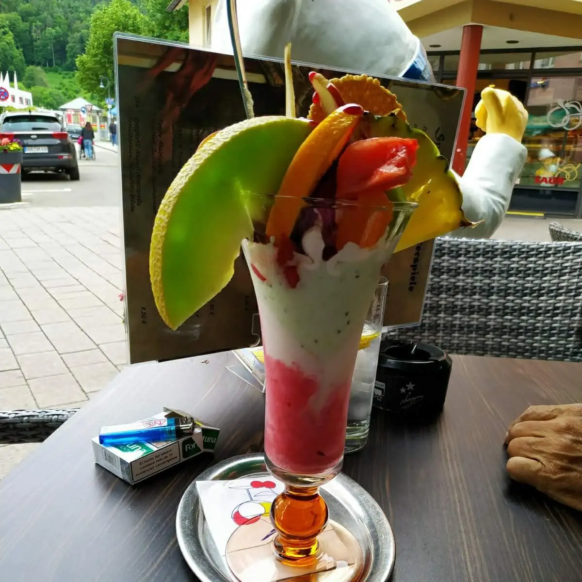 Früchte-becher