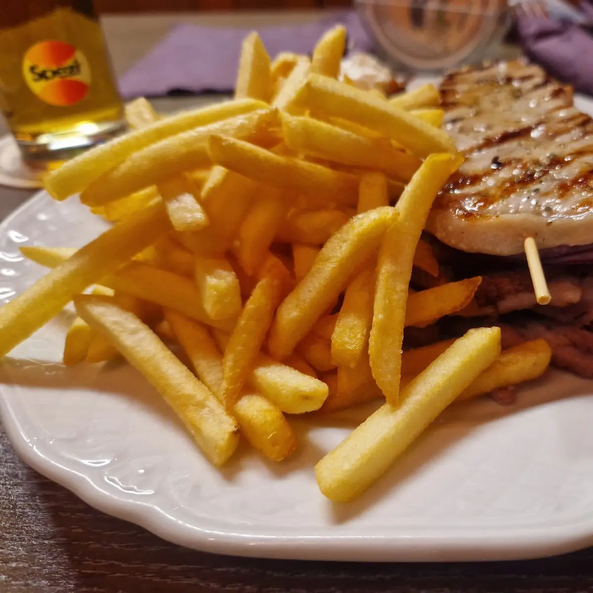 Highlights, Restaurant Trachtenheim
