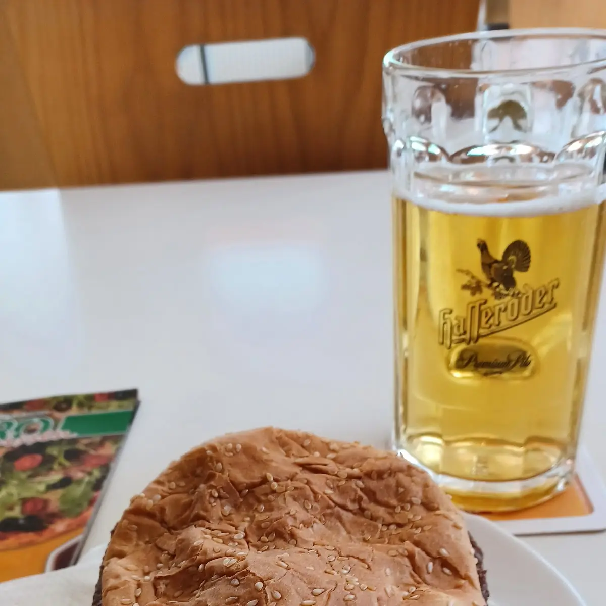 Hamburger Mit Hasseröder Bier