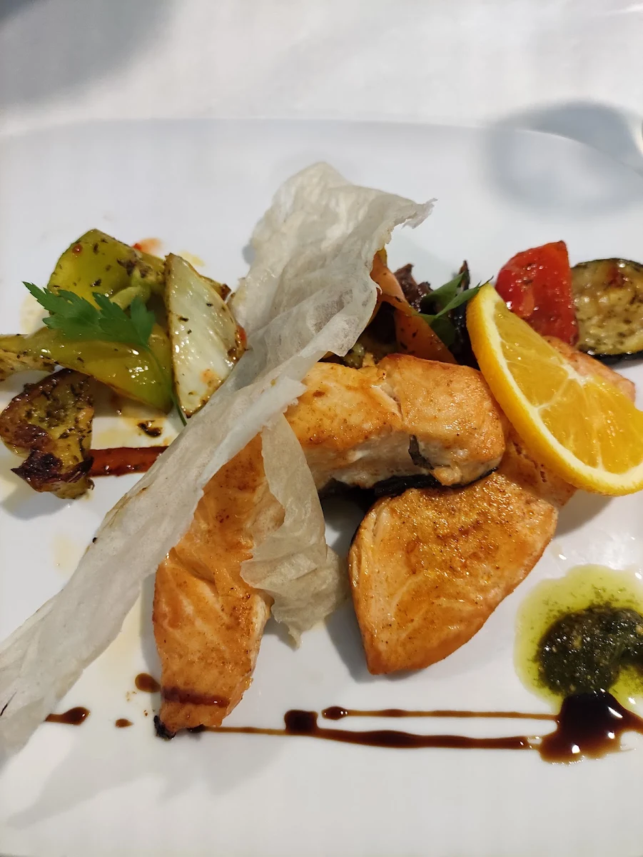 Lachs Mit Gegrilltem Gemüse, Vereinsheim Zur alten Papierfabrik