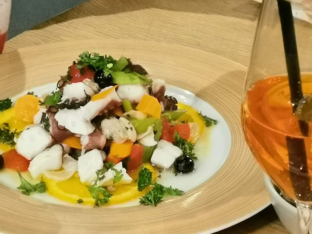 Meeresfrüchtesalat, Vereinsheim Zur alten Papierfabrik