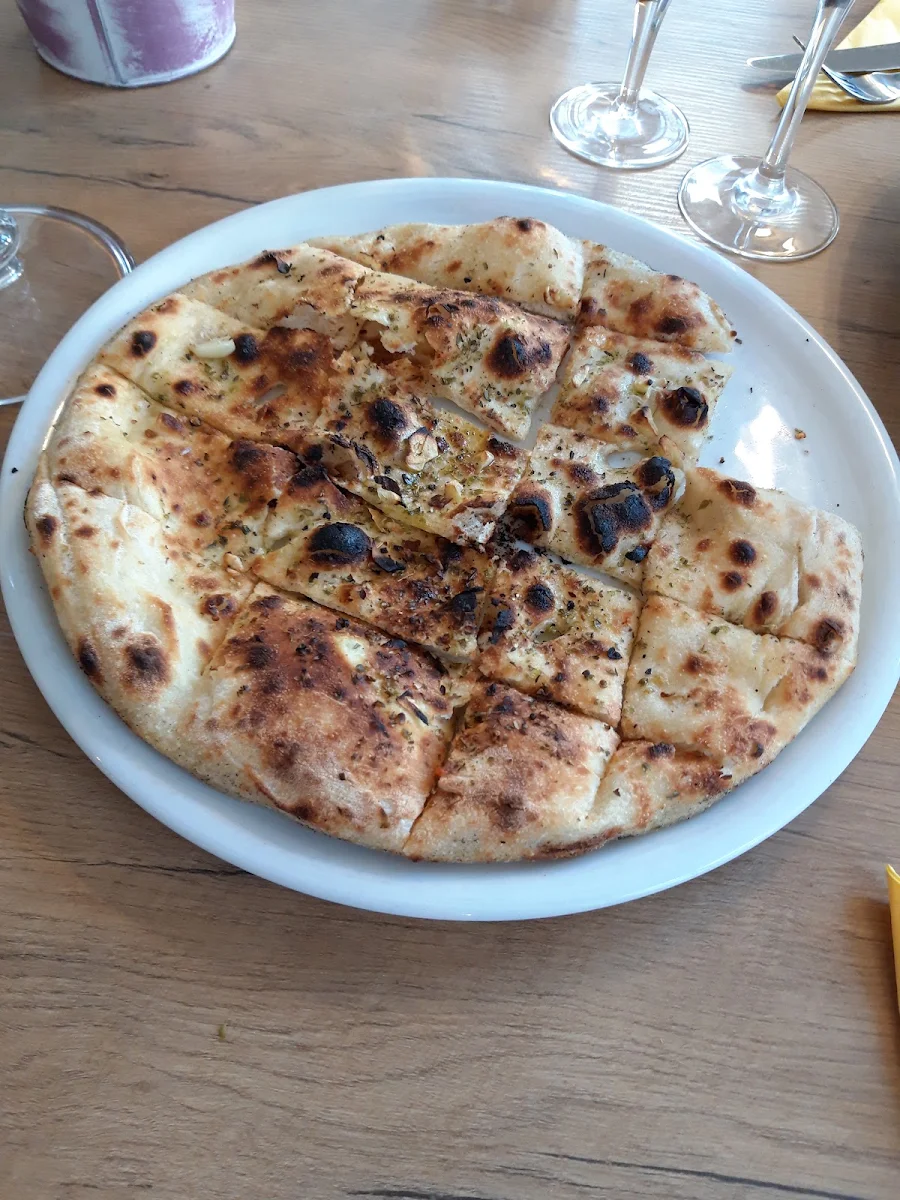Pizza Brot Mit Knoblauch, Vereinsheim Zur alten Papierfabrik
