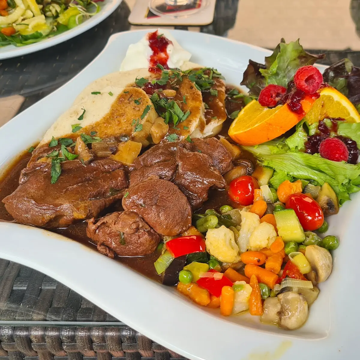Rothirschgulasch
