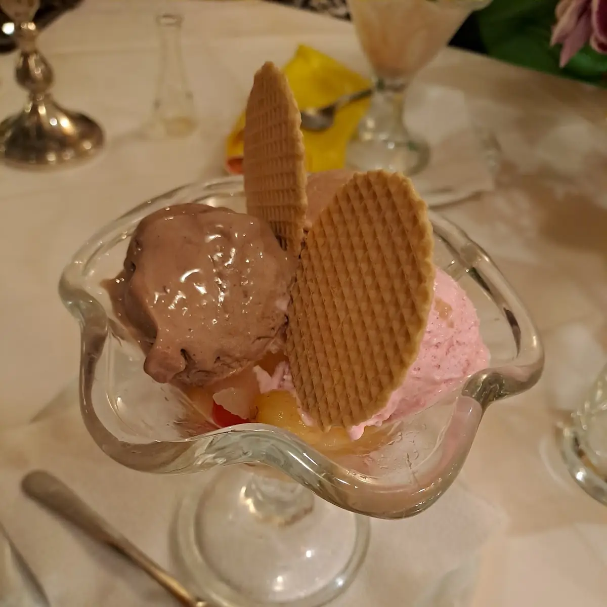 Fruchteisbecher