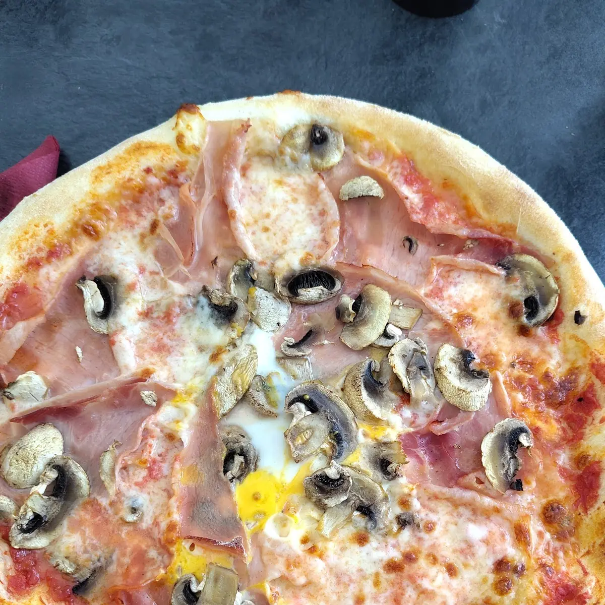 Pizza Carbonaro