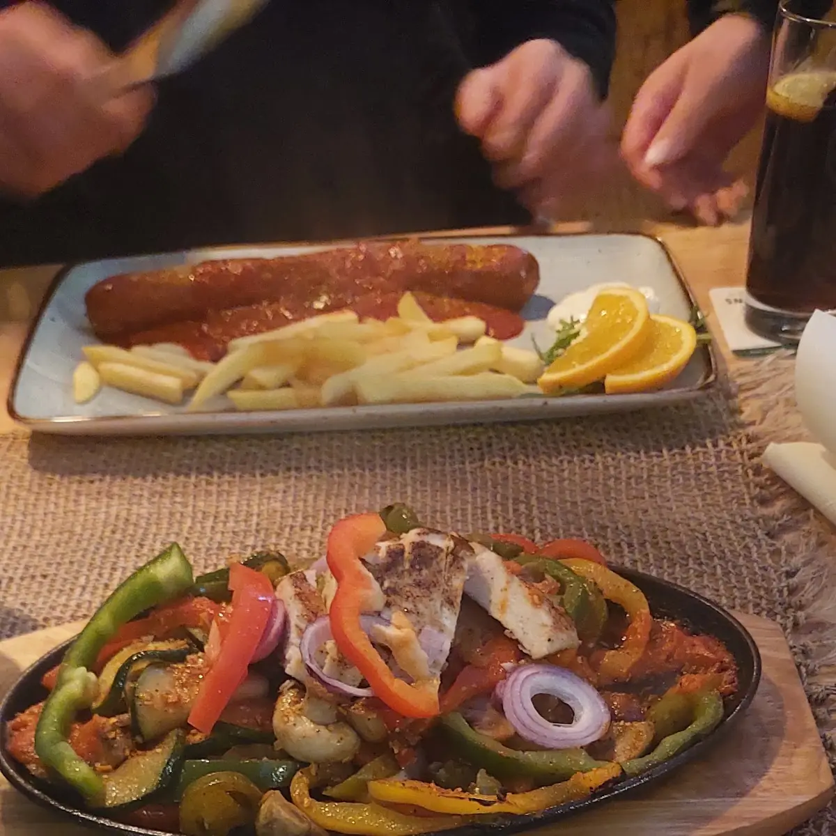 Fajitas, THE TWINS