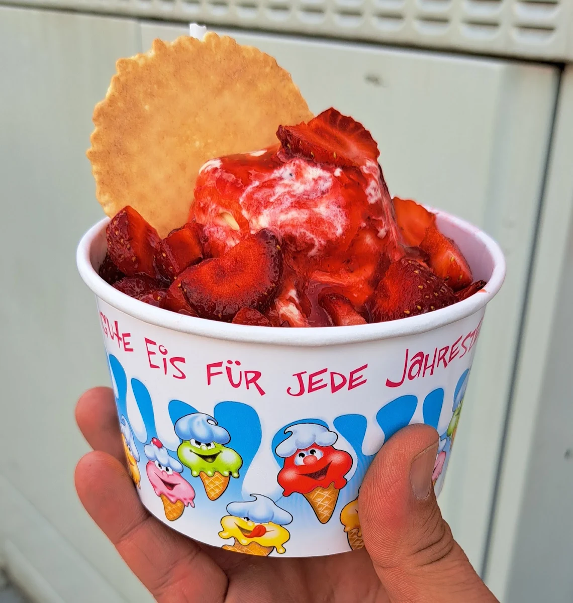 Spaghetti-erdbeer-eis