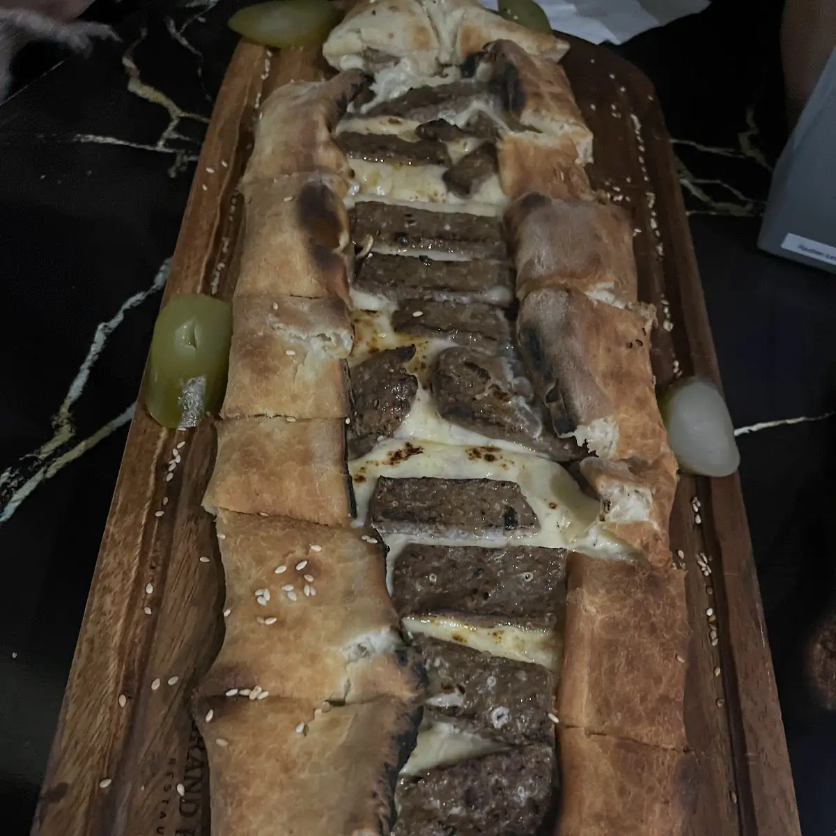 سجق وجبنة