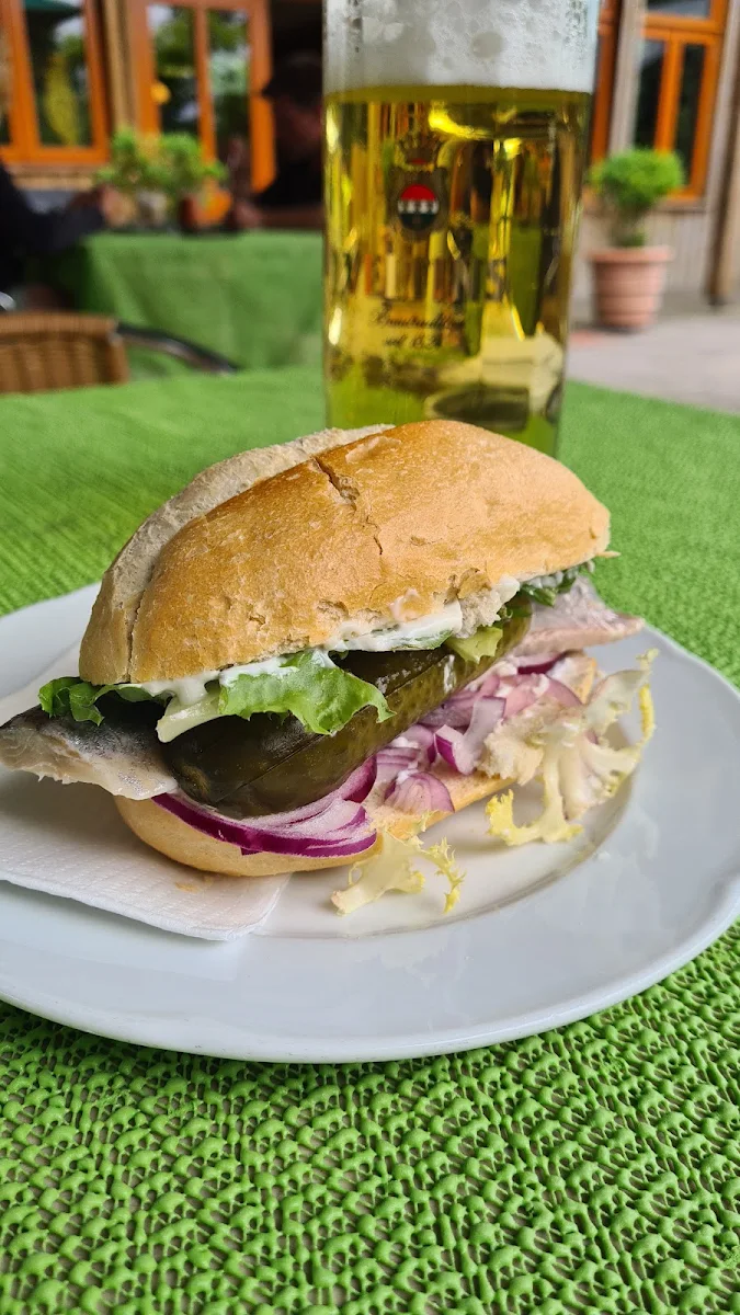 Matjesbrötchen