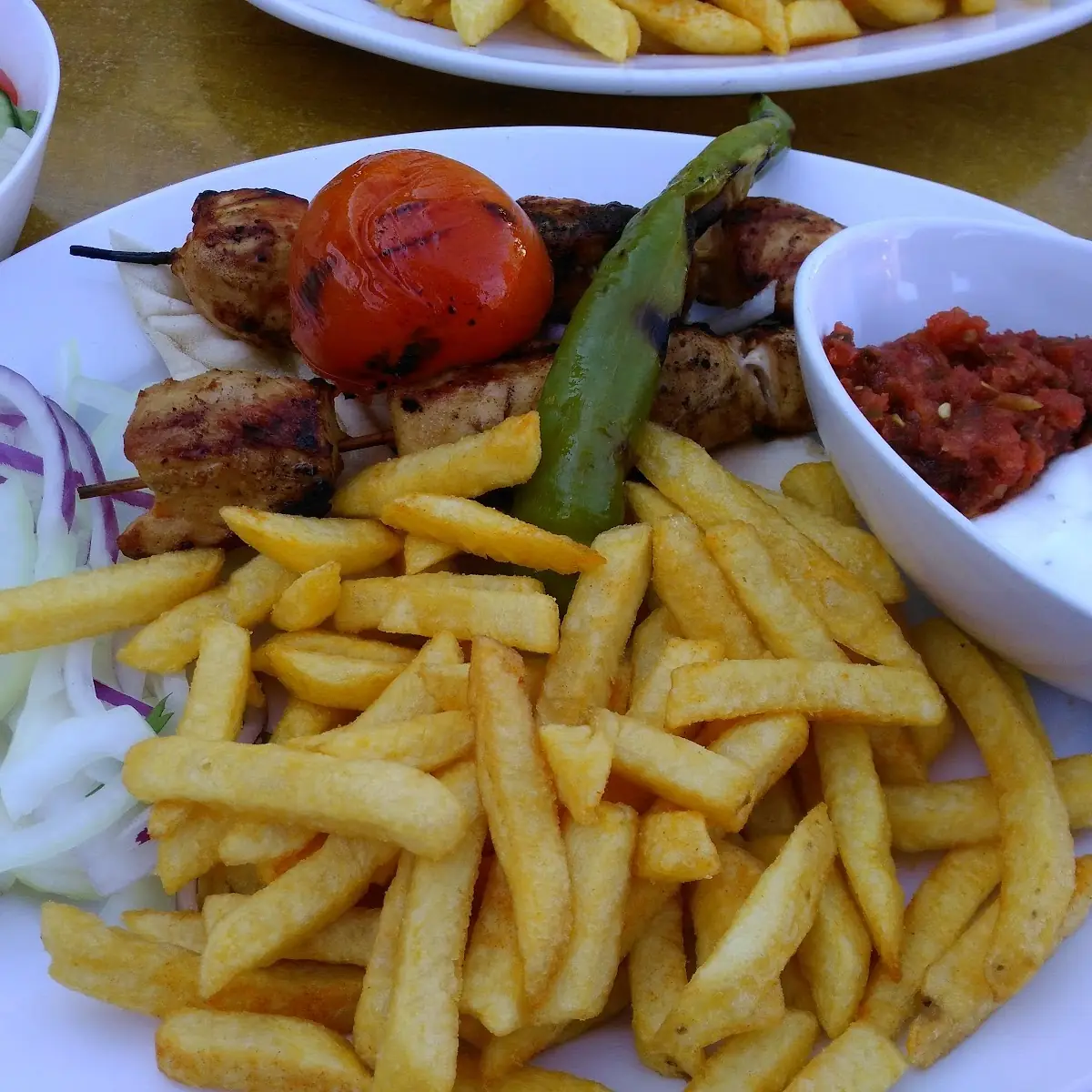 Hähnchenspieß Teller, Bei Kurt Kebaphaus