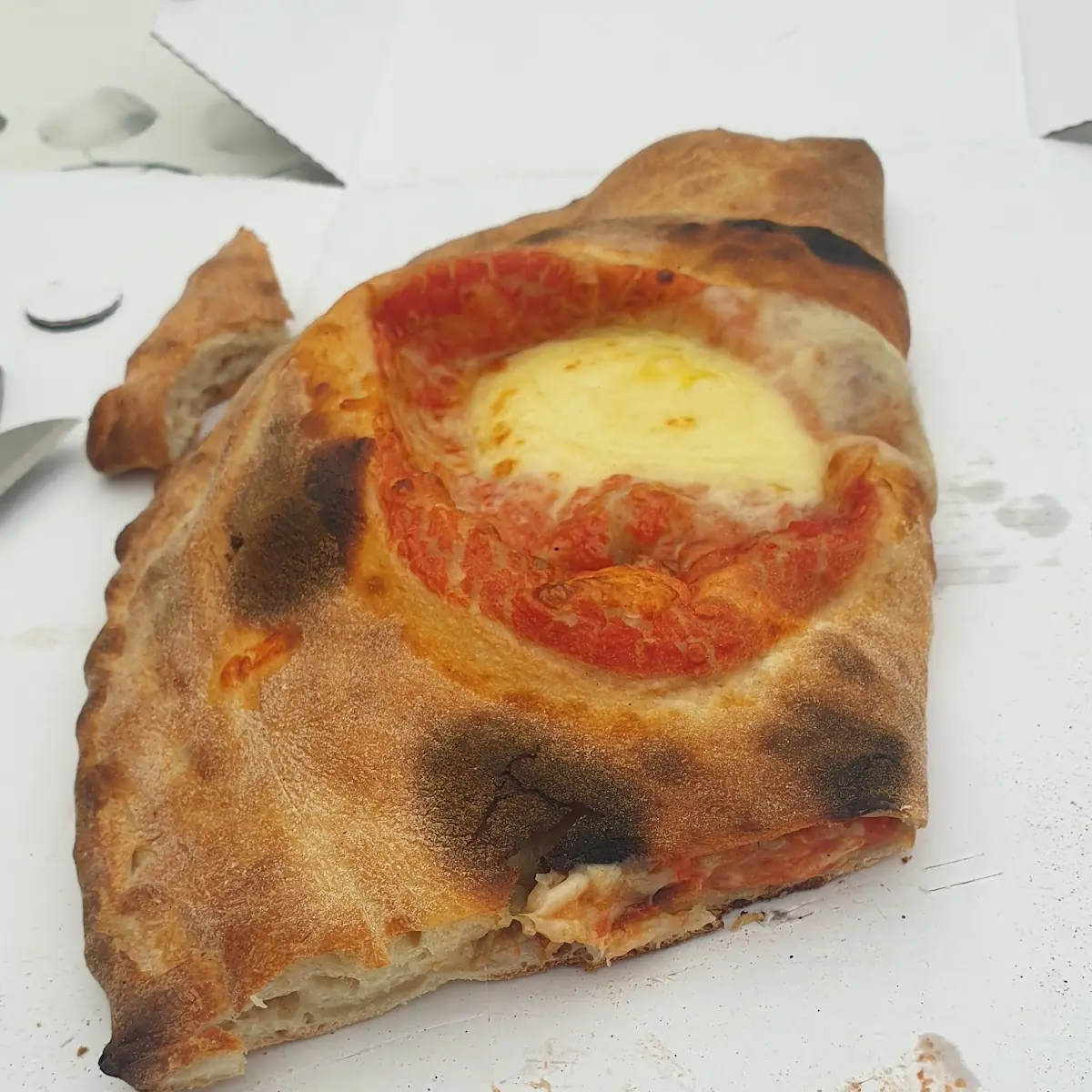 Calzone, Ristorante Sugo