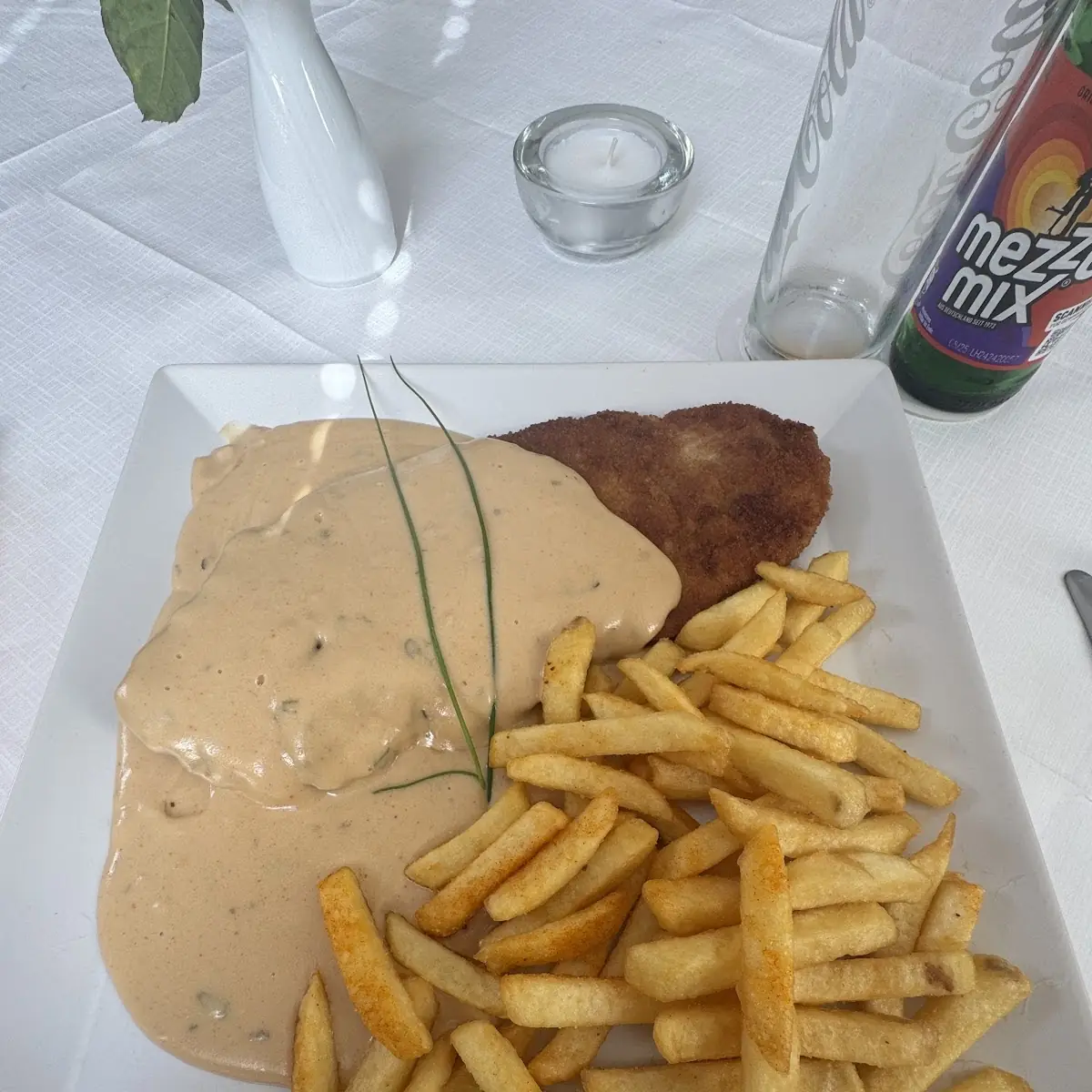 Rahmschnitzel Mit Pommes