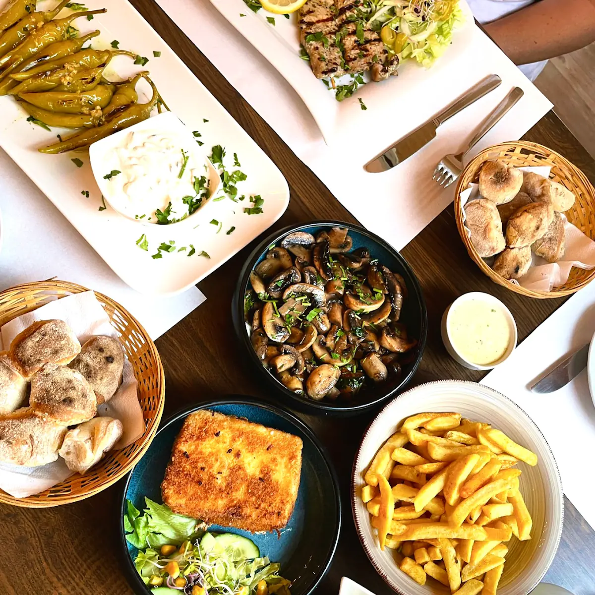 Highlights, Restaurant Sokrates