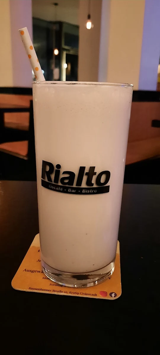 Milk Tea, Cafe Rialto