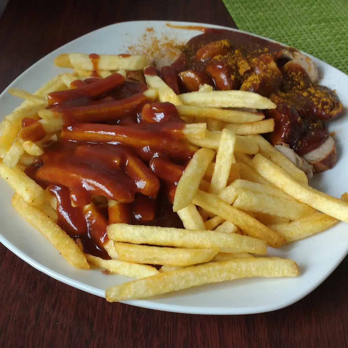 Currywurst Mit Fritten, Mykonos-Grill