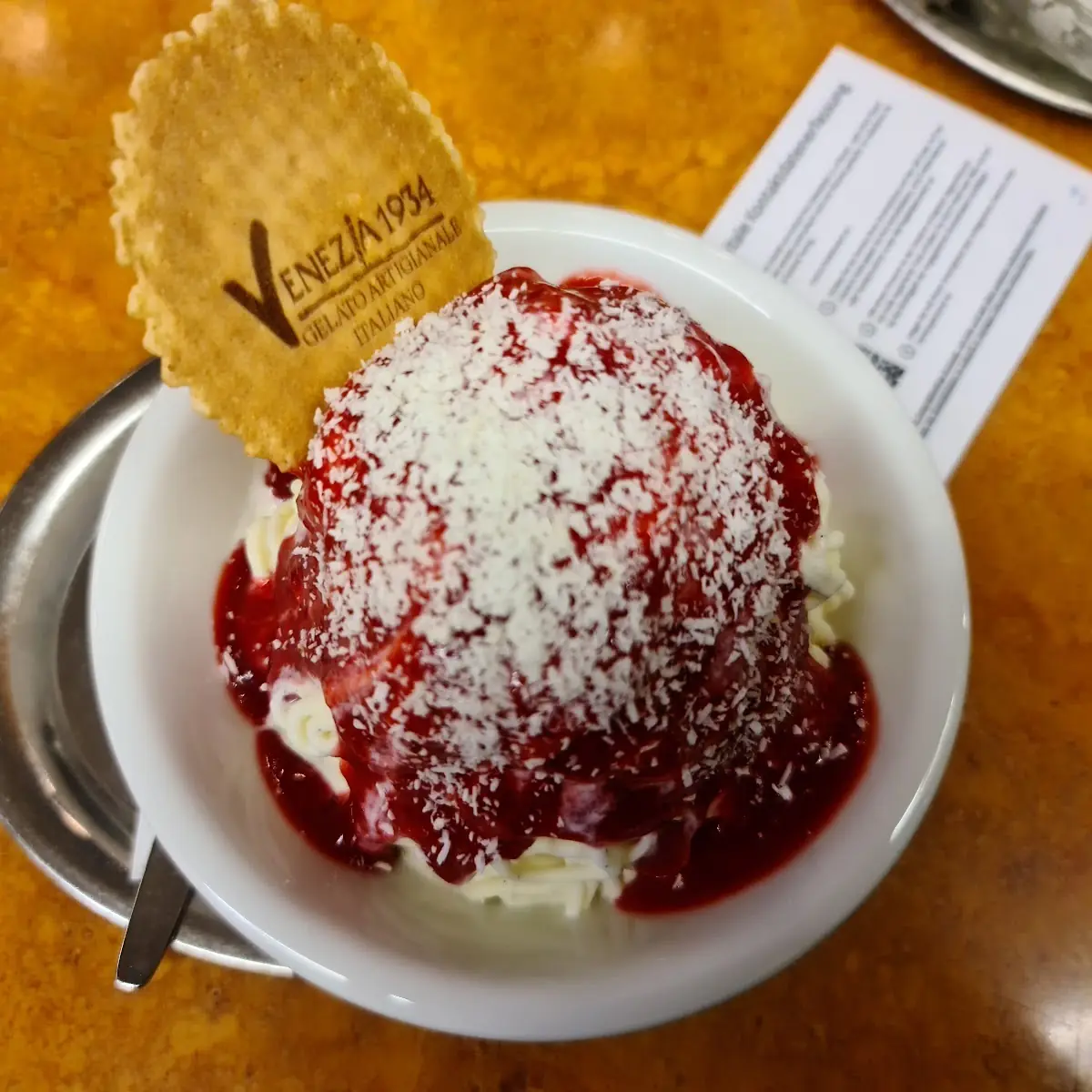 Kleines Spaghetti-eis