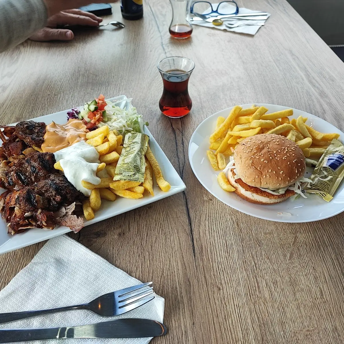 Highlights, Onay Grill