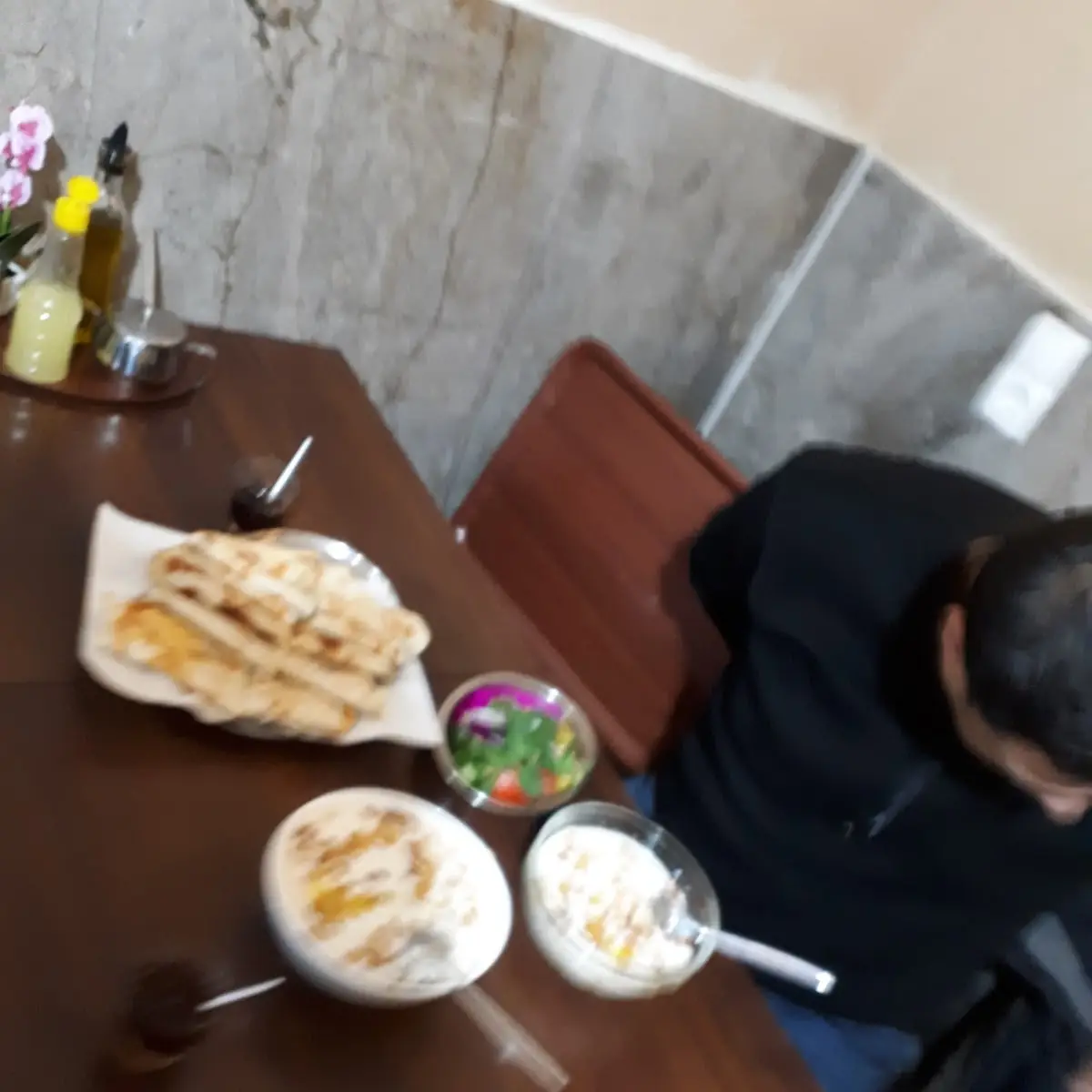 فتة شامية في برلين, Akko