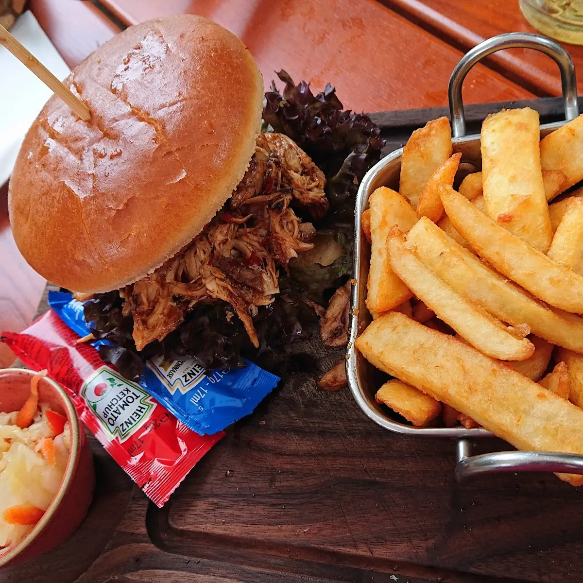 Pulled Chicken Burger