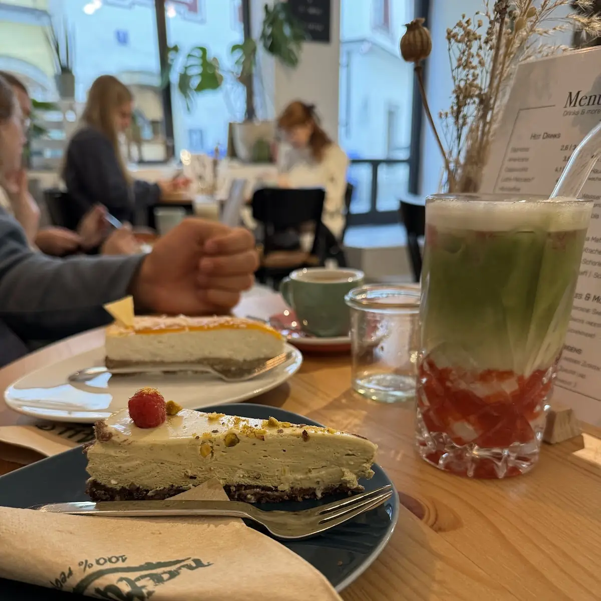 Highlights, Miri´s Café