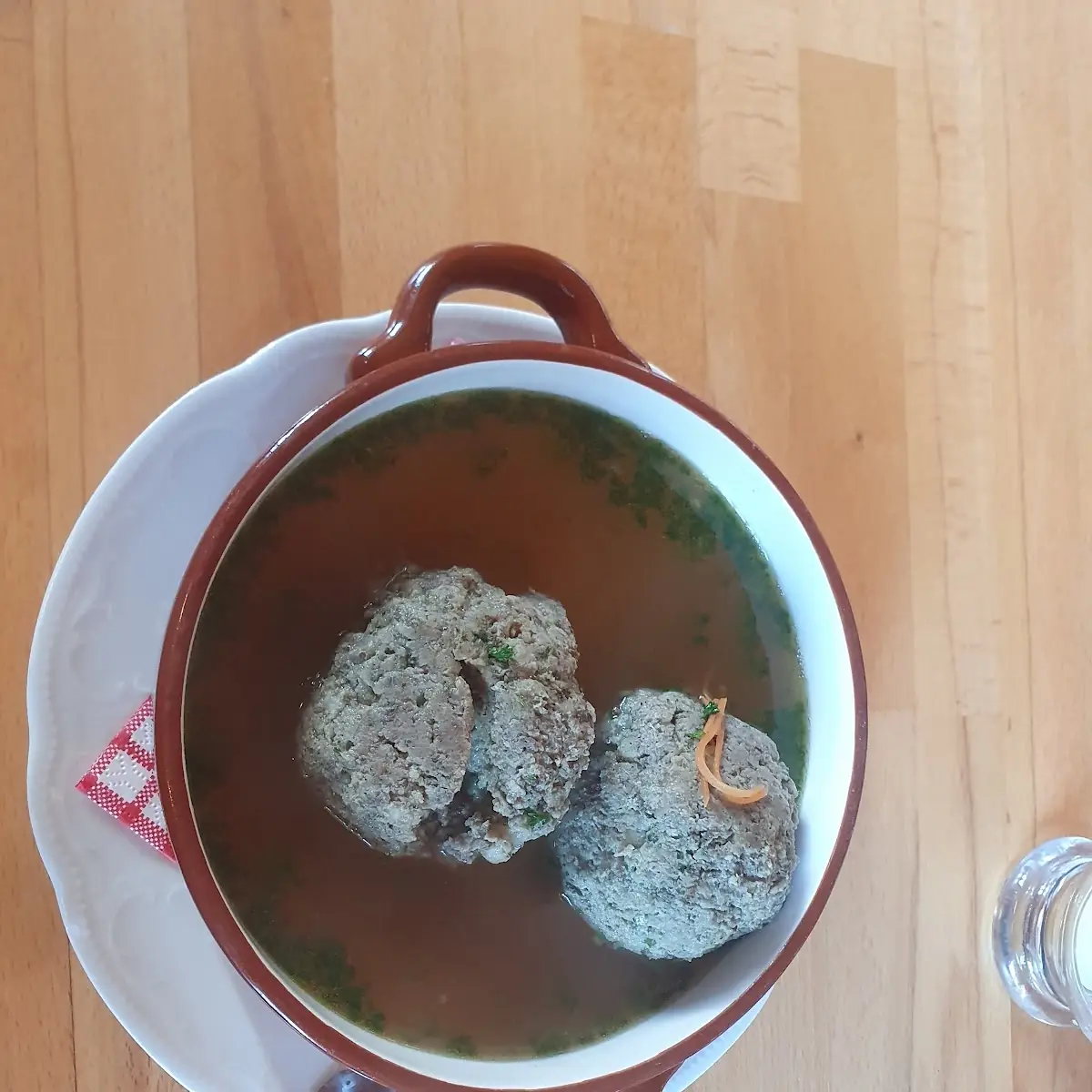 Leberknödelsuppe