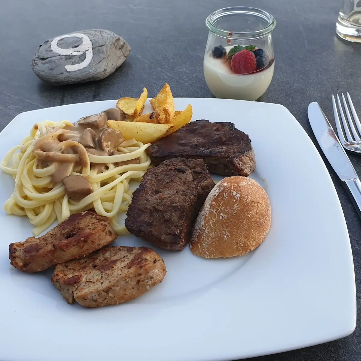 Essen Vom Buffet, Triniushütte“Rooftop-Frankenblick“