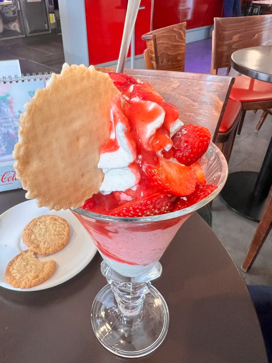 Erdbeerbecher