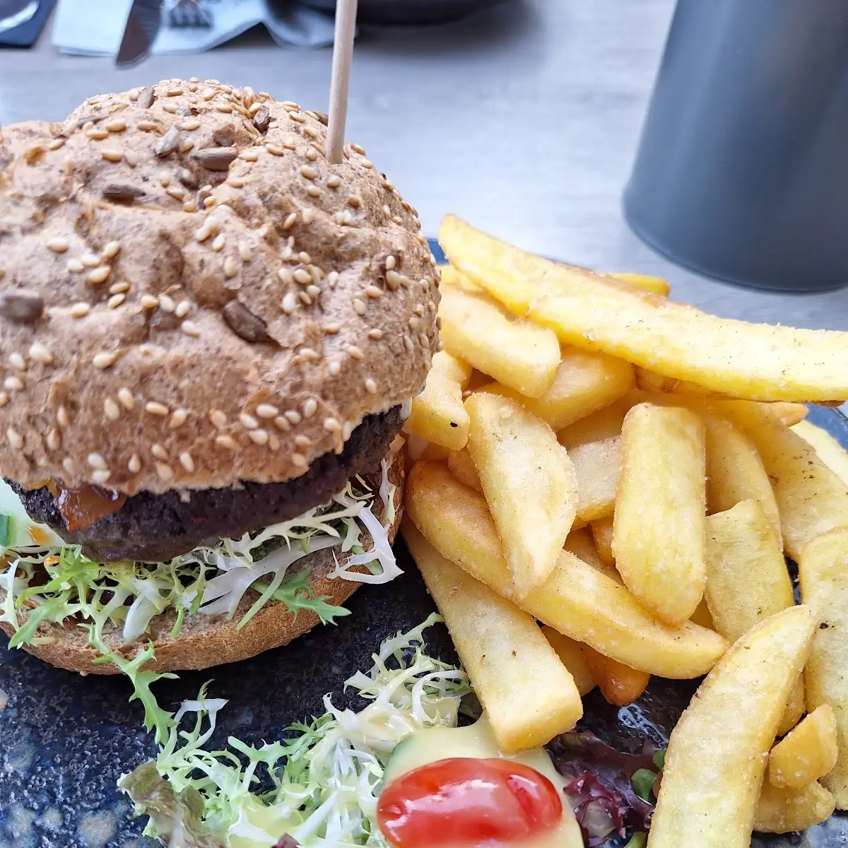 Burger Mit Pommes