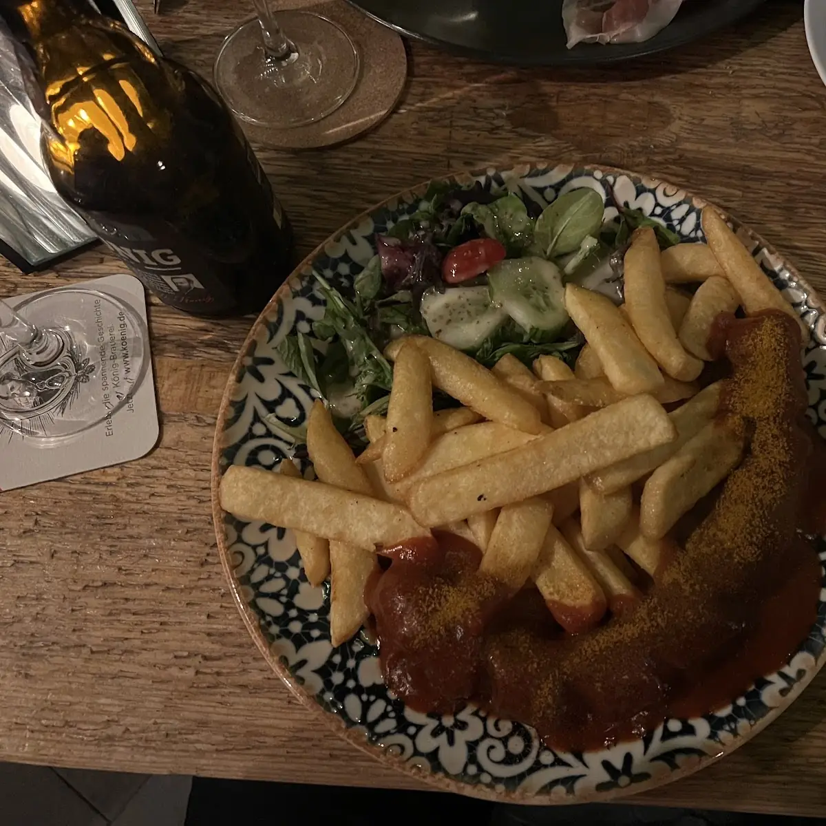 Currywurst Mit Pommes