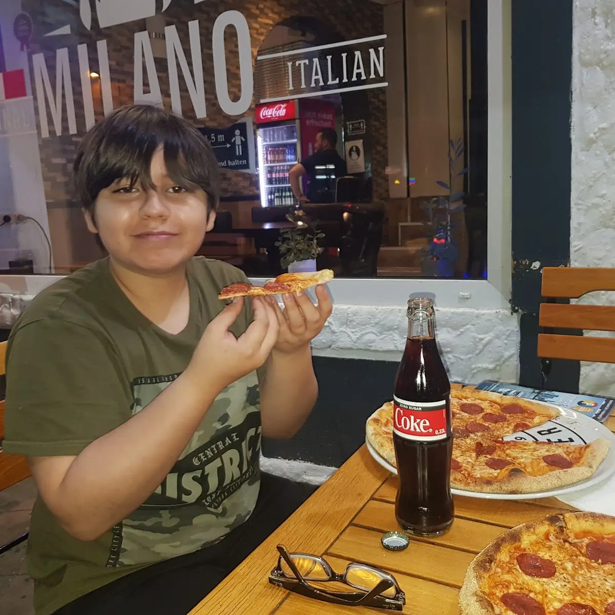 Pizza Mit Peperoniwurst