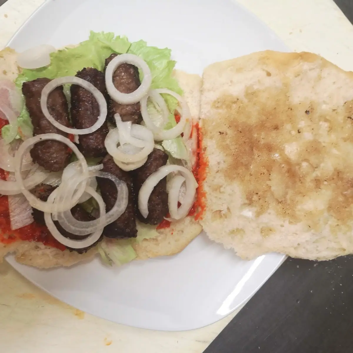 Ćevapi U Somunu