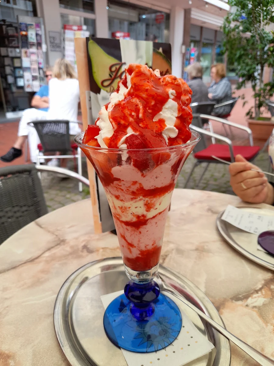Erdbeerbecher Klein, Eiscafé Antonio Remor