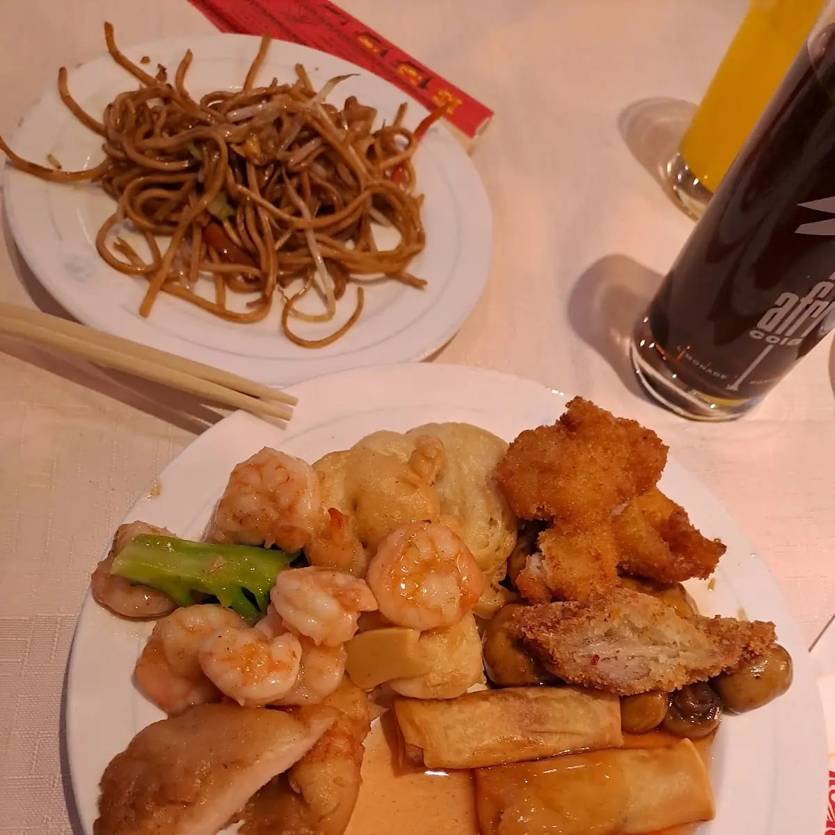 Gemischter Teller Vom Buffet
