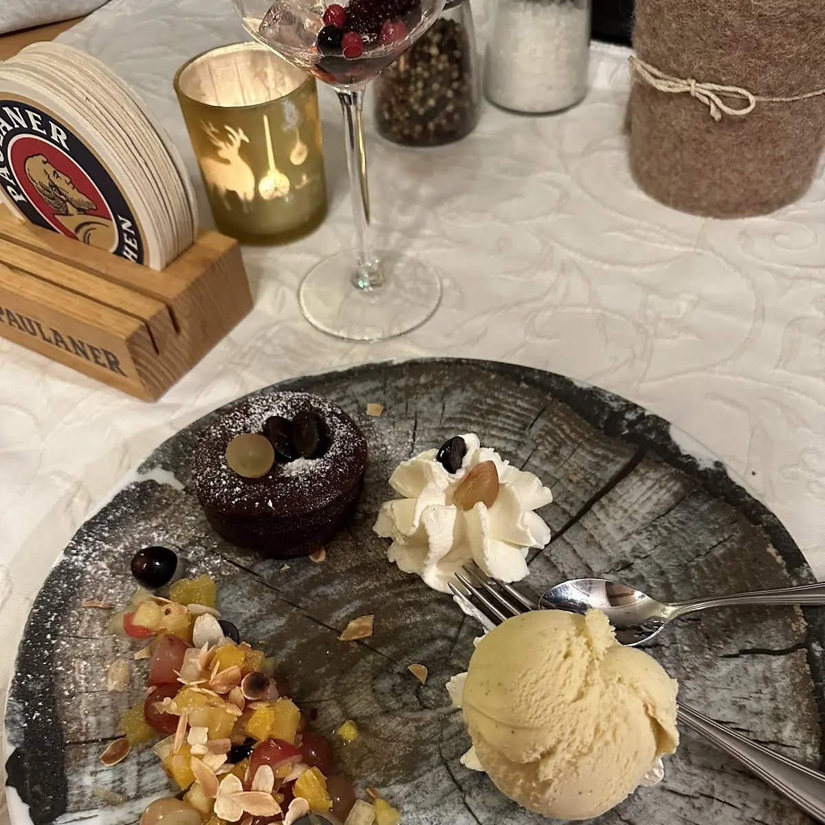 Dessert Mit Vanille Eis