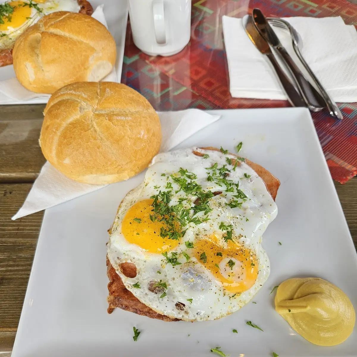 Fleischkäse Spiegelei