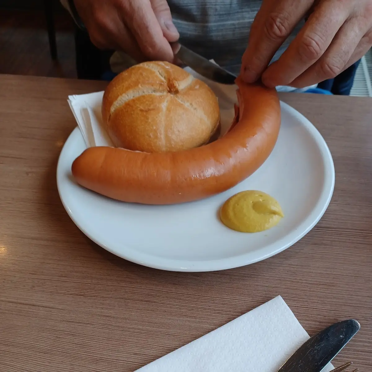Warme Fleischwurst