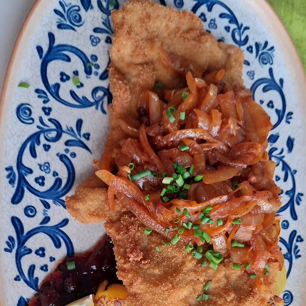 Schweineschnitzel, Mutter Gabi - Biergarten