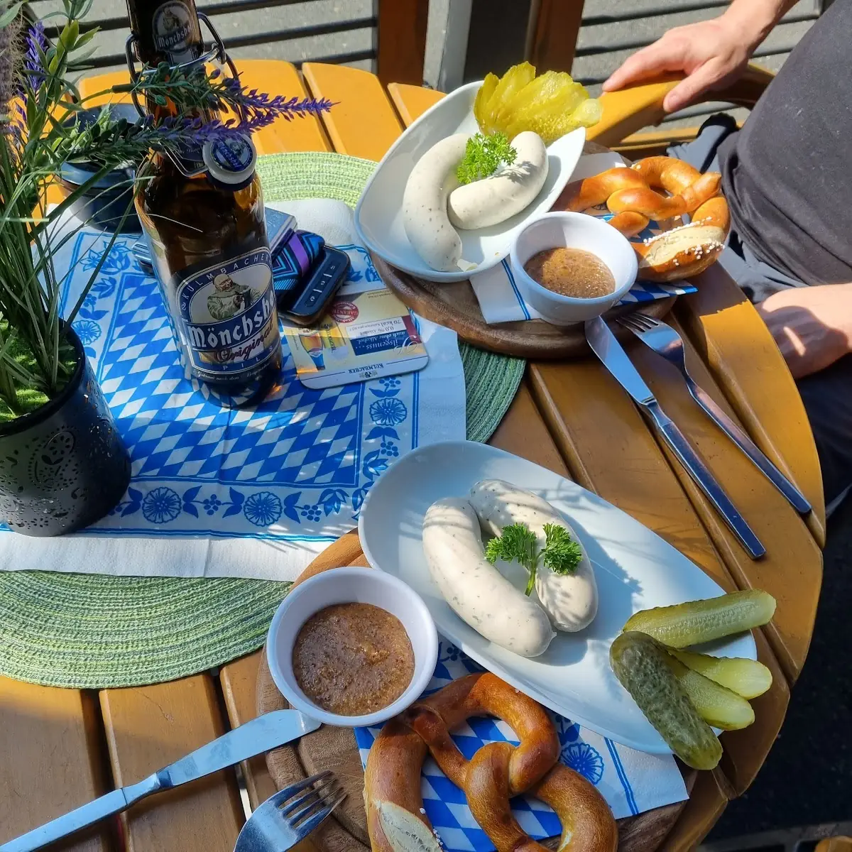 Highlights, Bistro Heaven