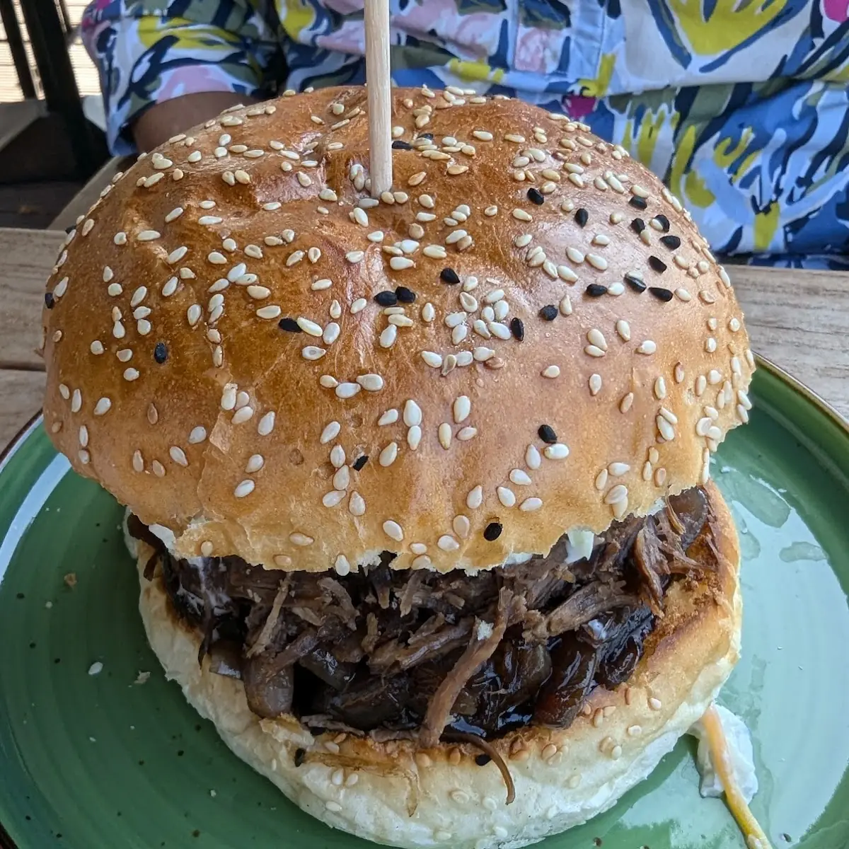 Pulled Beef Burger