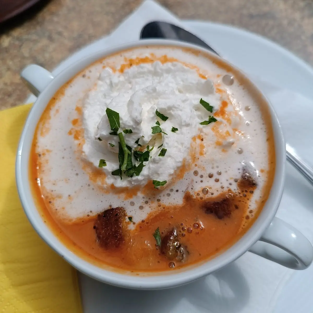 Tomatensuppe, Restaurant Minna