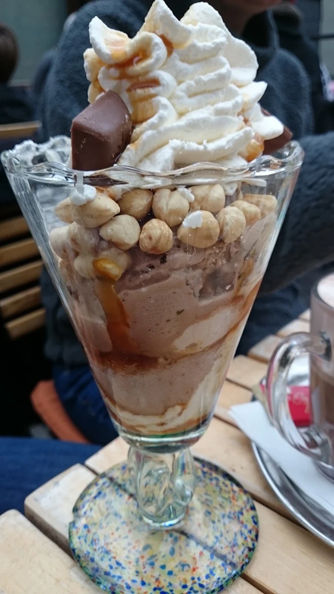 Haselnuss Eisbecher
