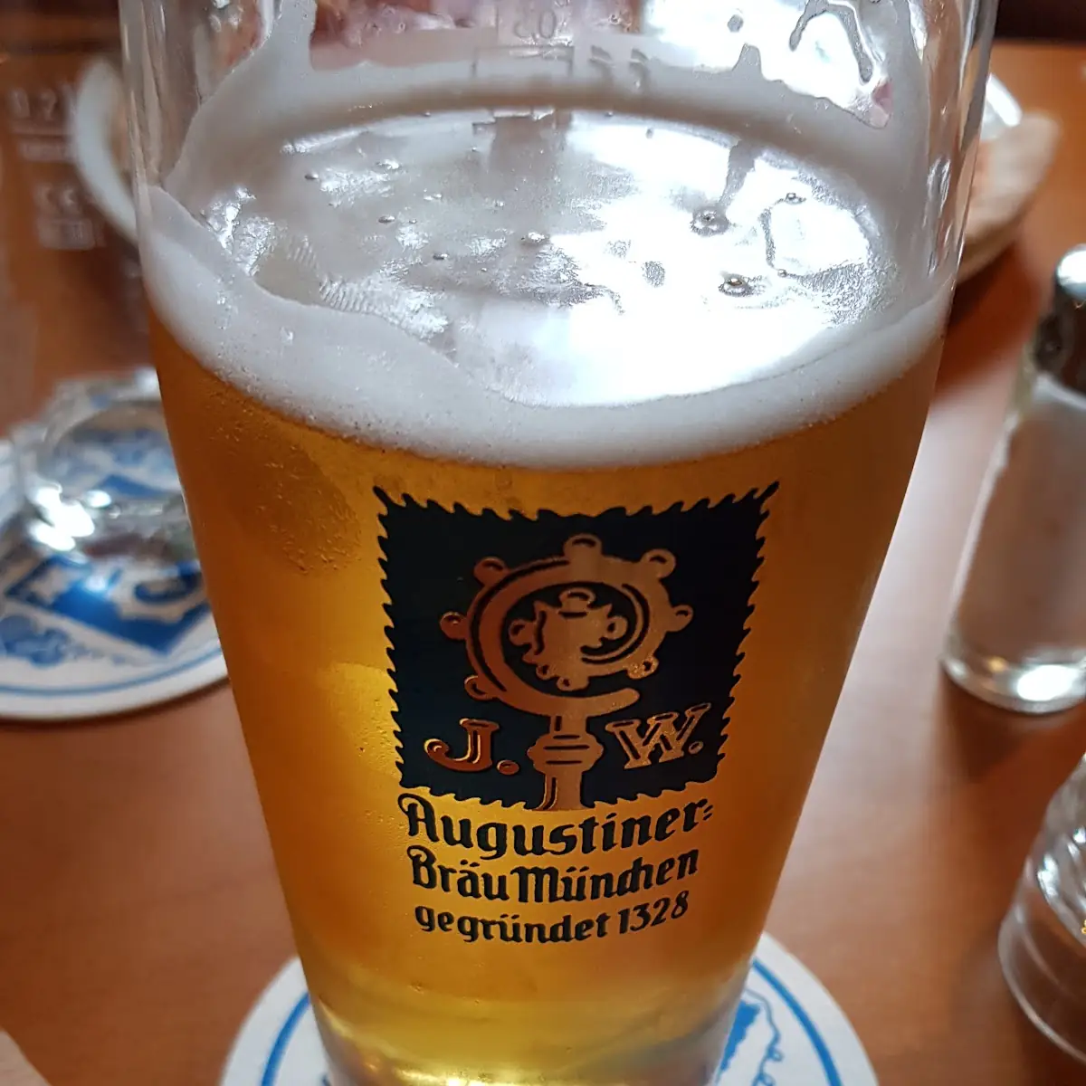 Augustiner Hell