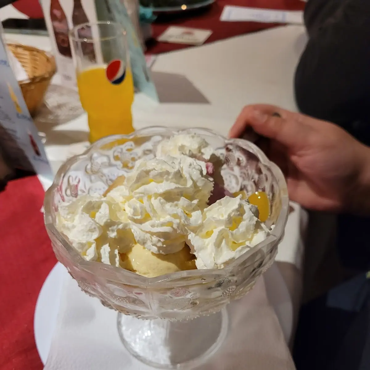 Früchte Eisbecher